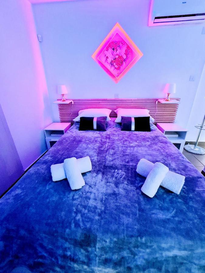 איה נאפה Hidden Lights Deluxe Apartment מראה חיצוני תמונה