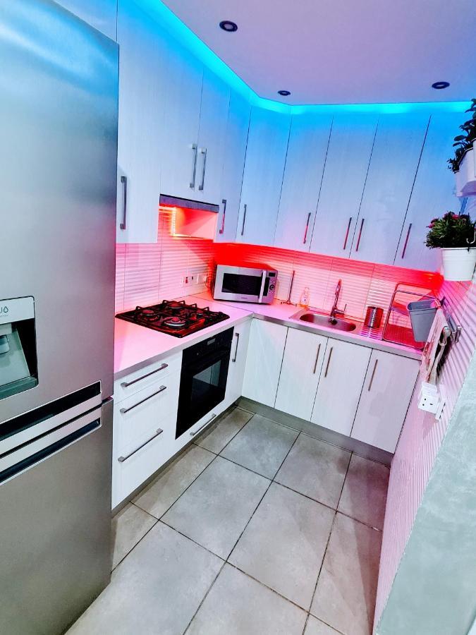 איה נאפה Hidden Lights Deluxe Apartment מראה חיצוני תמונה
