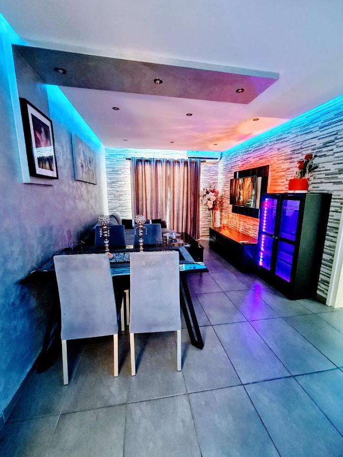 איה נאפה Hidden Lights Deluxe Apartment מראה חיצוני תמונה