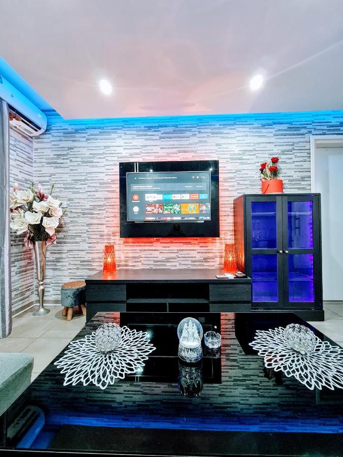 איה נאפה Hidden Lights Deluxe Apartment מראה חיצוני תמונה