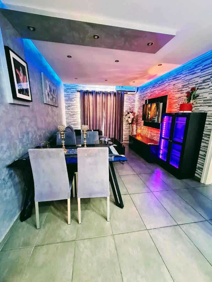 איה נאפה Hidden Lights Deluxe Apartment מראה חיצוני תמונה