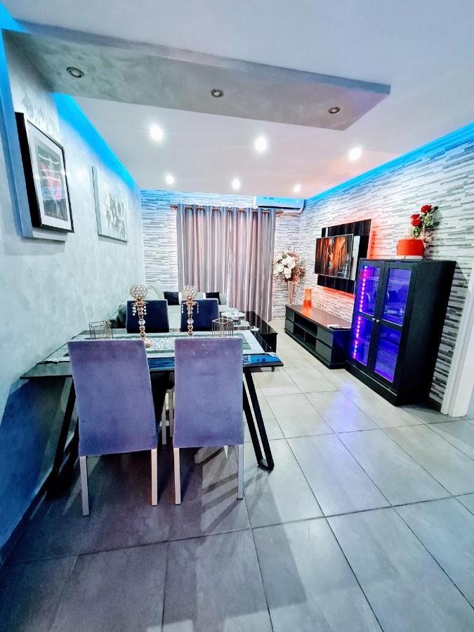 איה נאפה Hidden Lights Deluxe Apartment מראה חיצוני תמונה